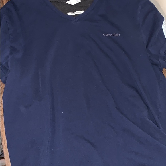 Calvin Klein tee - Picture 3 of 3